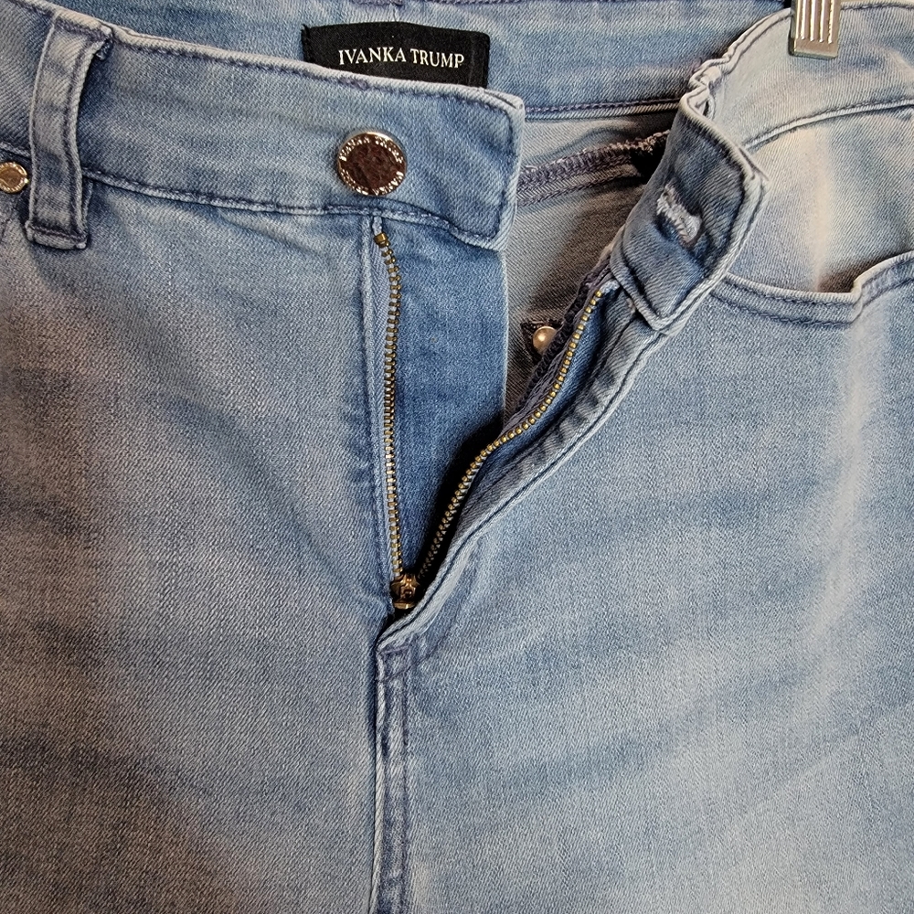 Ivanka Trump light wash jeans sz. 10 - Picture 6 of 13